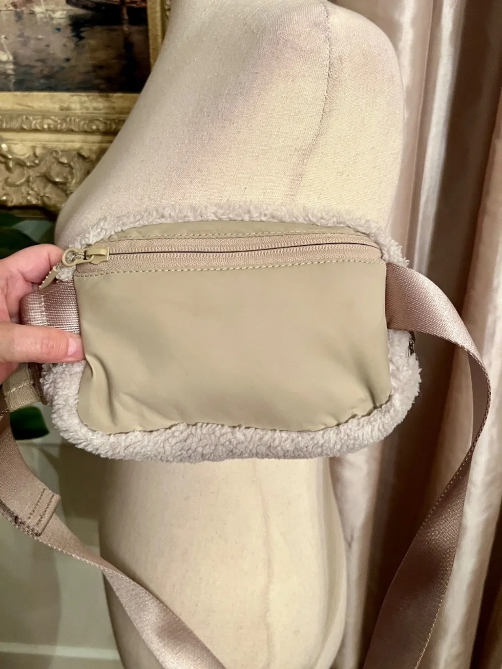 GUC Lululemon Everwhere Belt Bag in Ivory Beige Fleece